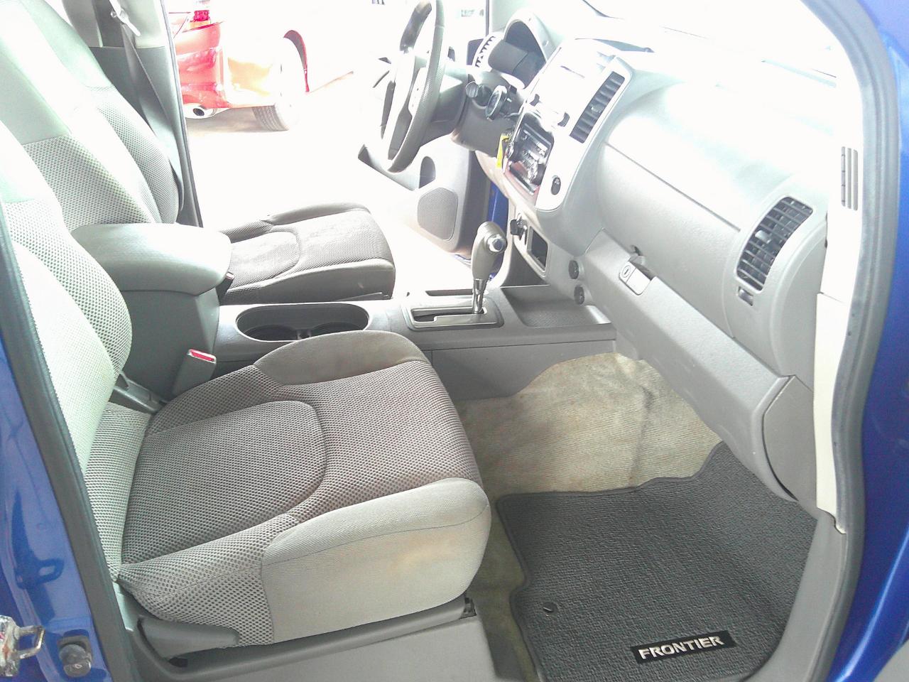 Nissan Frontier 4WD Crew Cab SWB Auto SV 2014