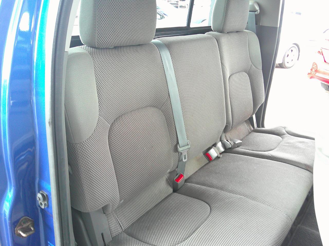 Nissan Frontier 4WD Crew Cab SWB Auto SV 2014