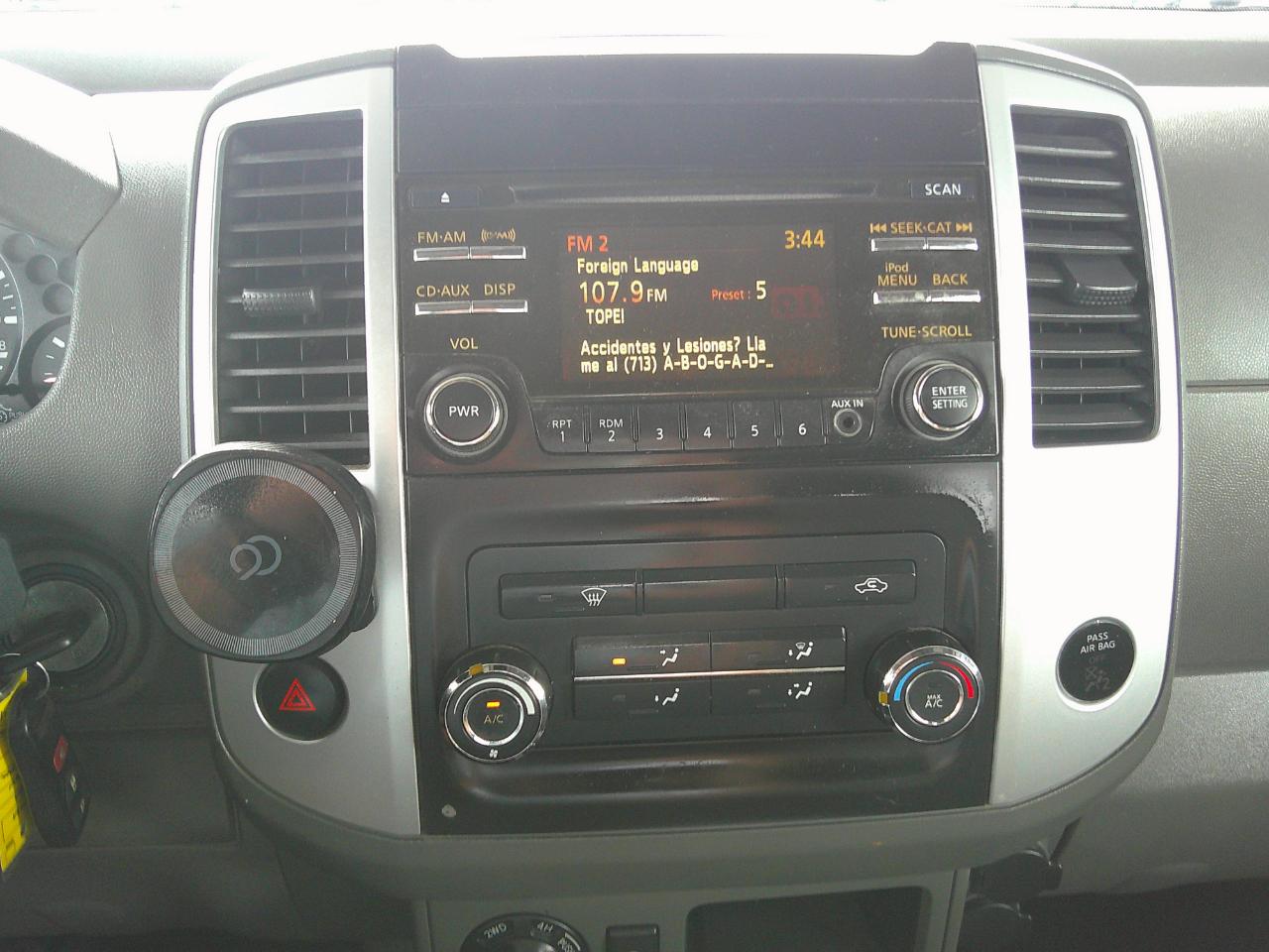 Nissan Frontier 4WD Crew Cab SWB Auto SV 2014