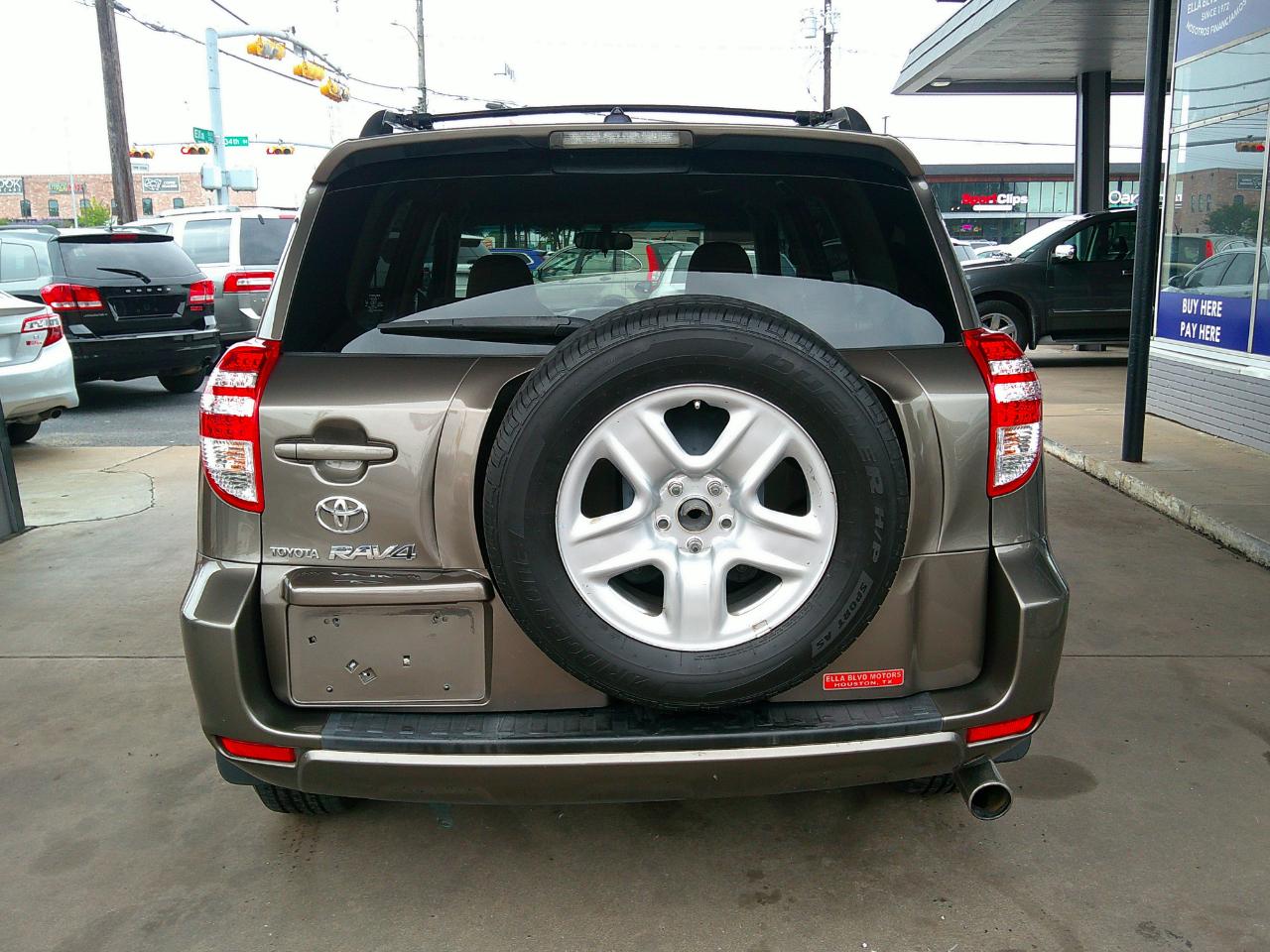 Toyota RAV4 FWD 4dr 4-cyl 4-Spd AT (Natl) 2009