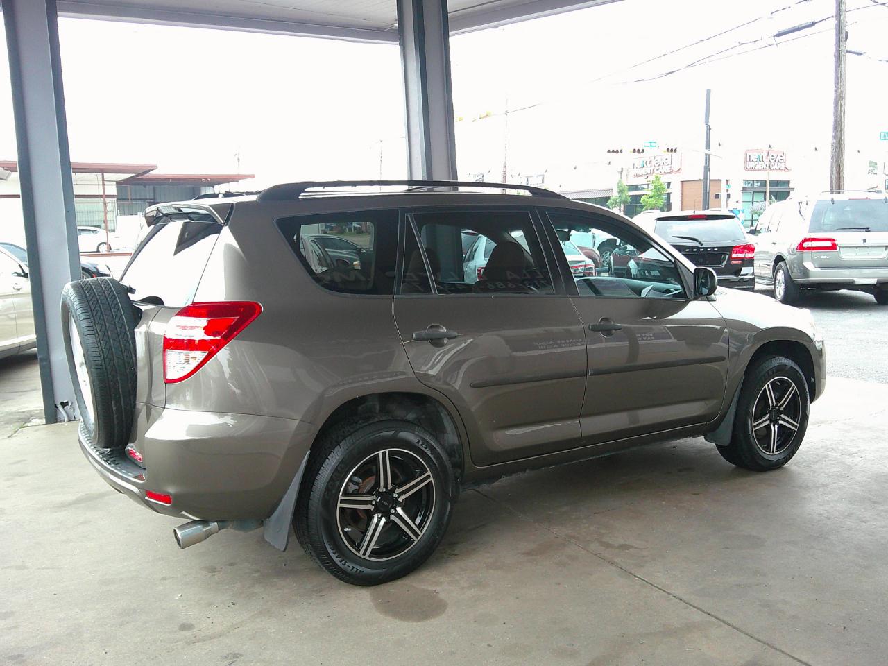 Toyota RAV4 FWD 4dr 4-cyl 4-Spd AT (Natl) 2009