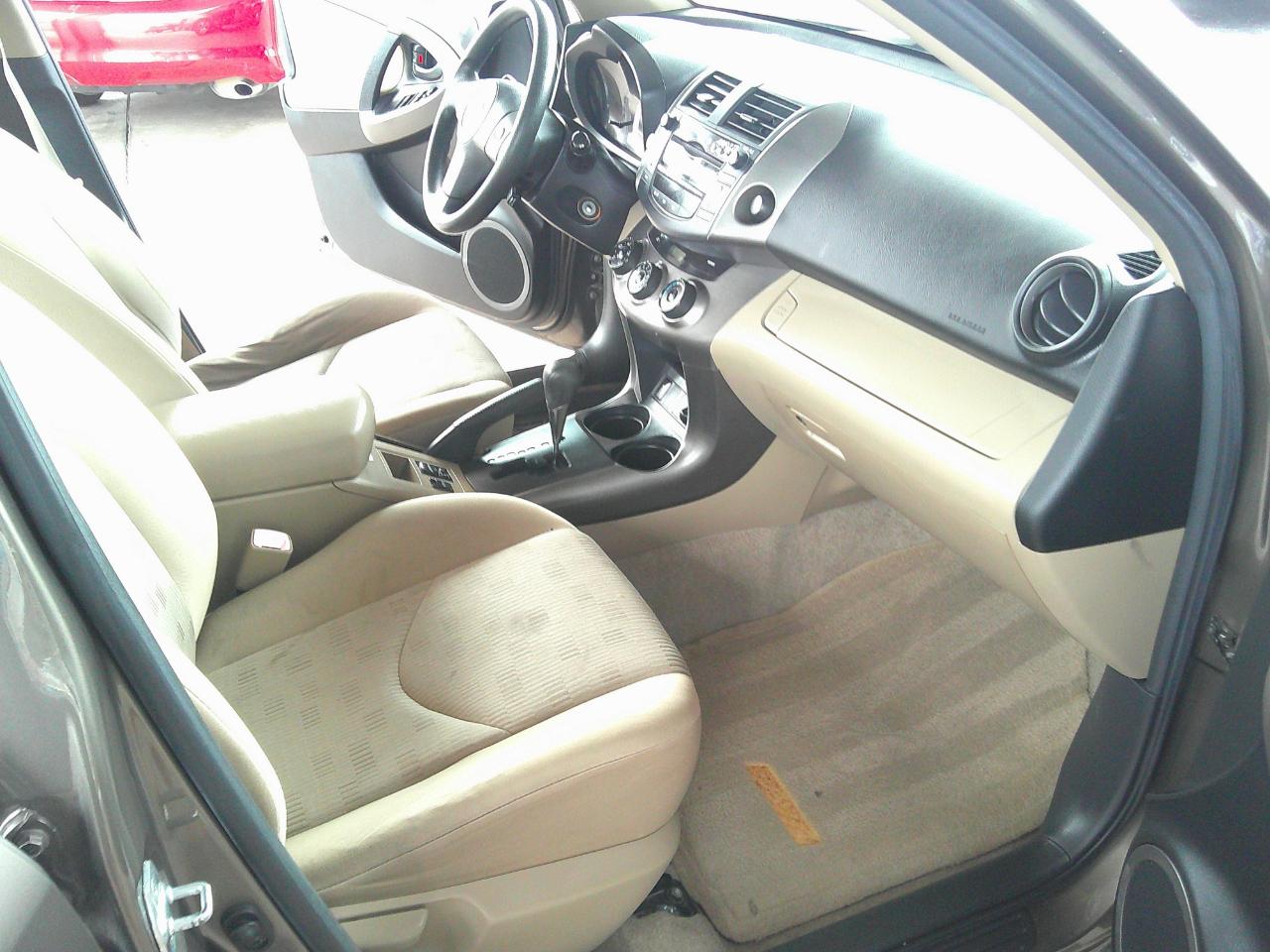 Toyota RAV4 FWD 4dr 4-cyl 4-Spd AT (Natl) 2009