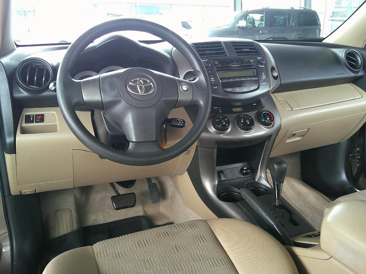 Toyota RAV4 FWD 4dr 4-cyl 4-Spd AT (Natl) 2009