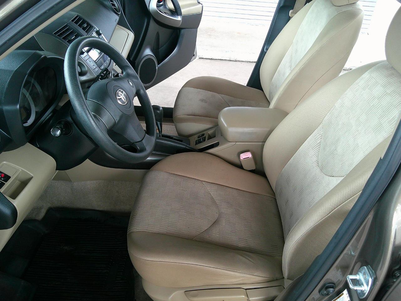 Toyota RAV4 FWD 4dr 4-cyl 4-Spd AT (Natl) 2009