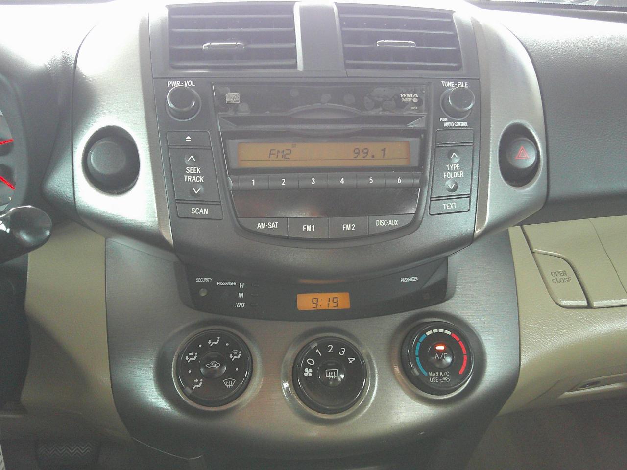 Toyota RAV4 FWD 4dr 4-cyl 4-Spd AT (Natl) 2009