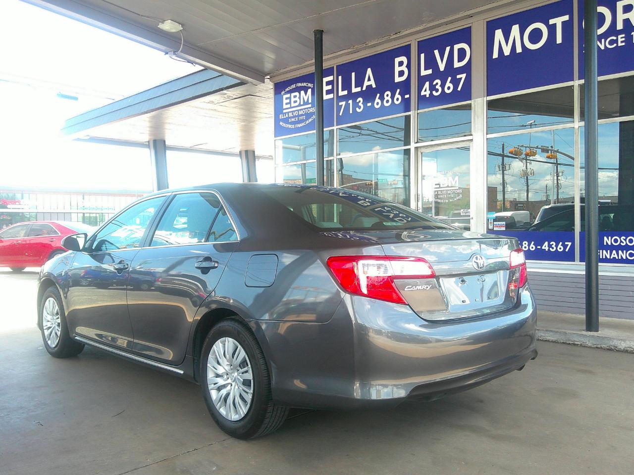 Toyota Camry 4dr Sdn I4 Auto XLE (Natl) 2013