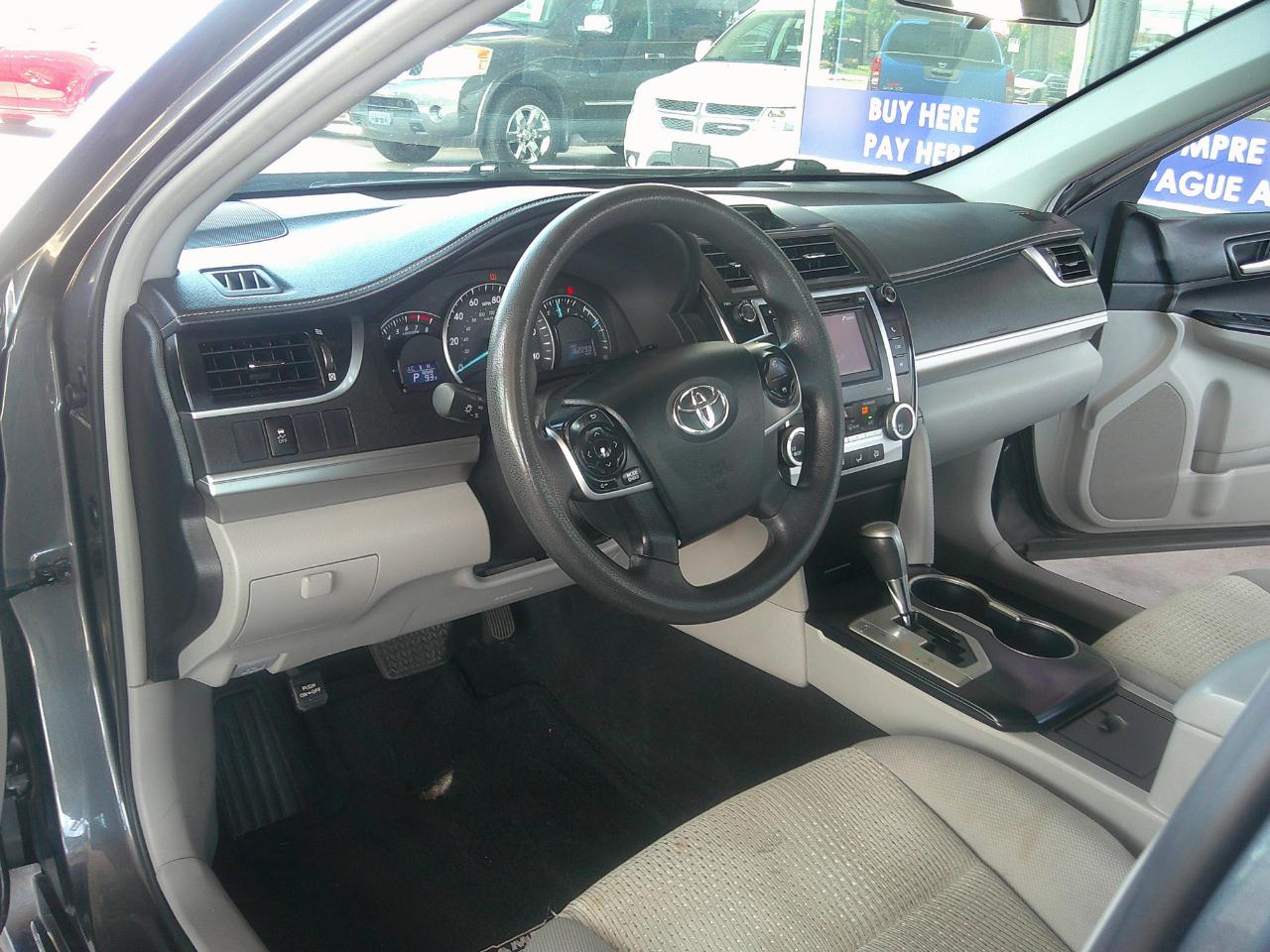 Toyota Camry 4dr Sdn I4 Auto XLE (Natl) 2013