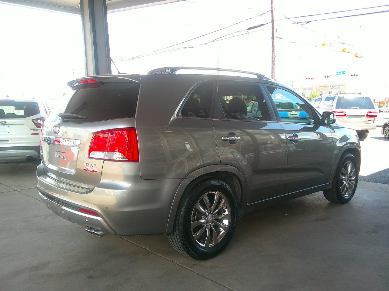 Kia Sorento 2WD 4dr V6 SX 2013