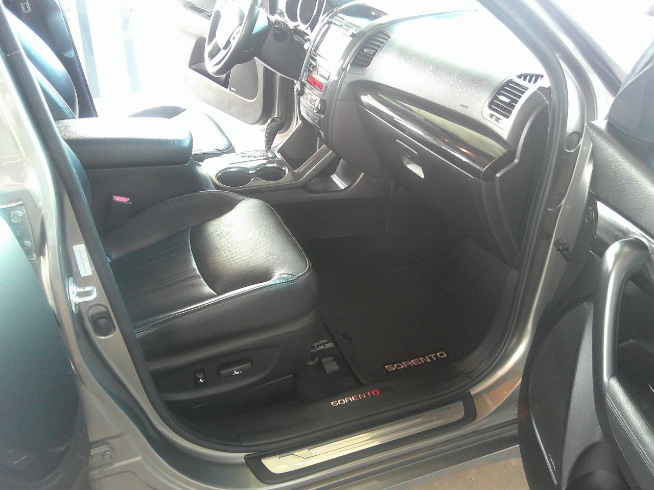 Kia Sorento 2WD 4dr V6 SX 2013