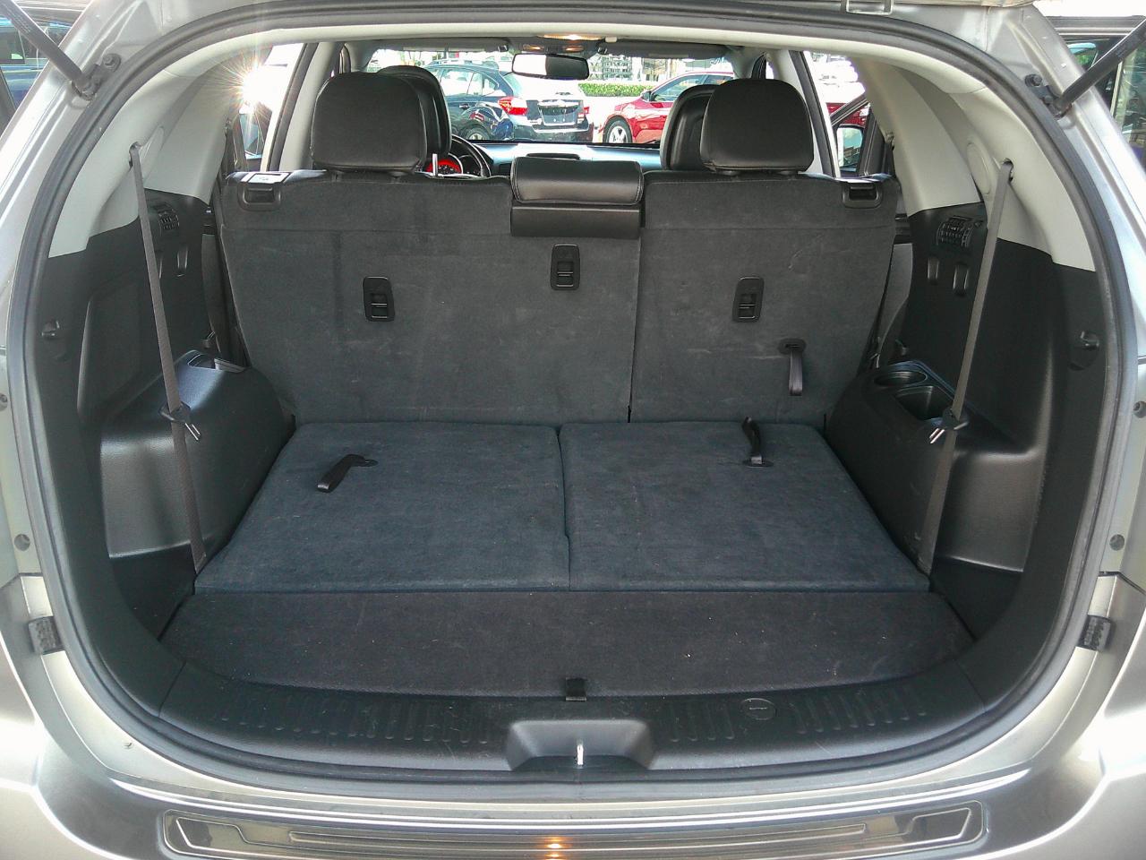 Kia Sorento 2WD 4dr V6 SX 2013