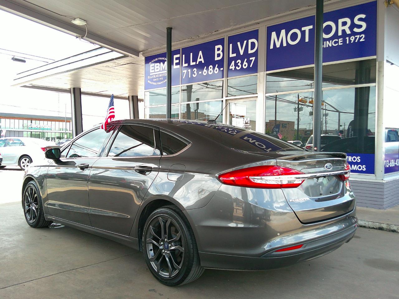 Ford Fusion SE FWD 2018