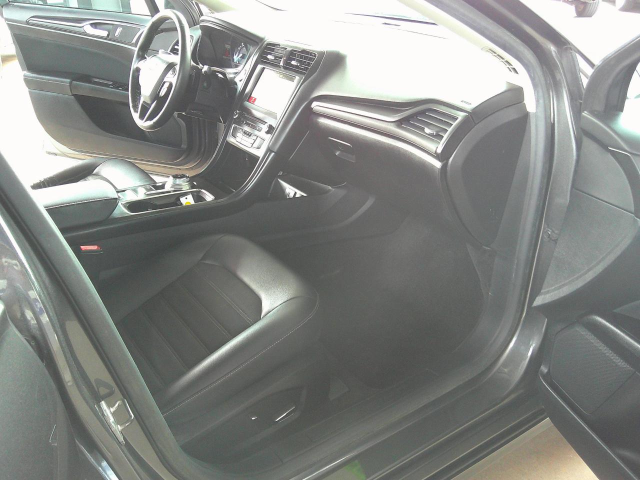 Ford Fusion SE FWD 2018