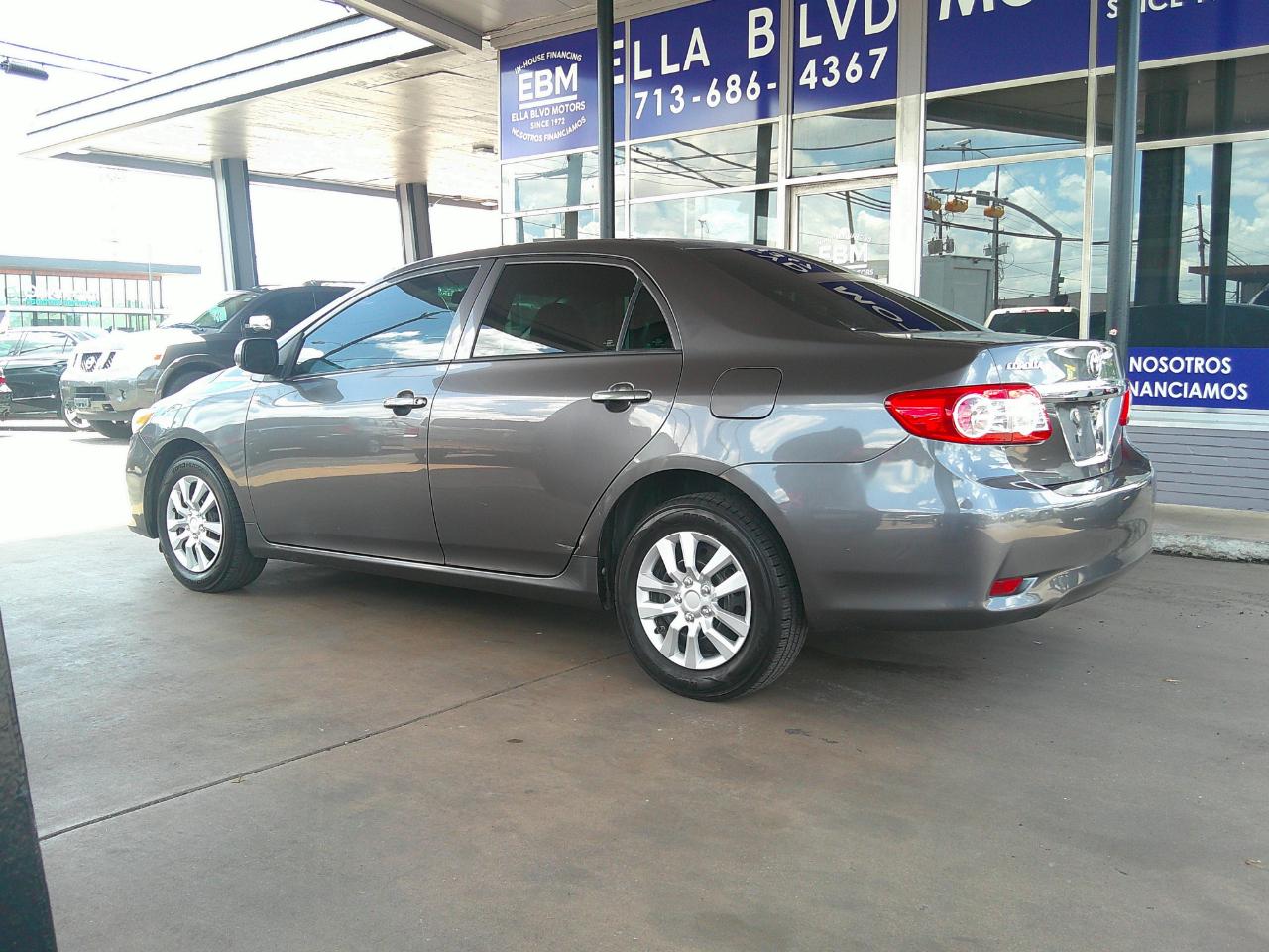 Toyota Corolla 4dr Sdn Auto LE Special Edition (Natl) 2013