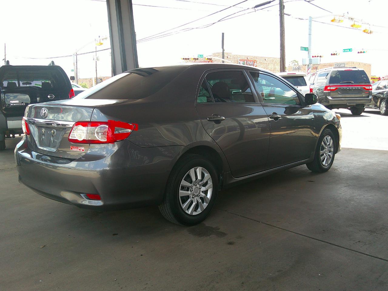 Toyota Corolla 4dr Sdn Auto LE Special Edition (Natl) 2013
