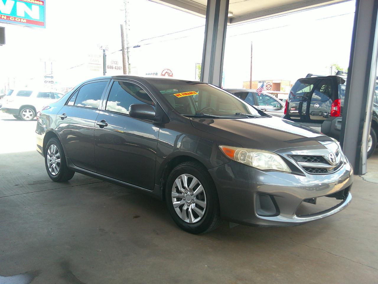 Toyota Corolla 4dr Sdn Auto LE Special Edition (Natl) 2013