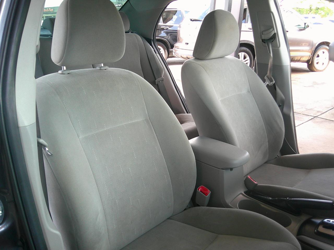 Toyota Corolla 4dr Sdn Auto LE Special Edition (Natl) 2013