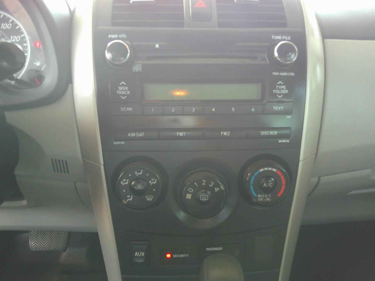Toyota Corolla 4dr Sdn Auto LE Special Edition (Natl) 2013