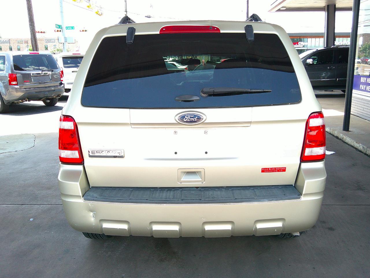 Ford Escape FWD 4dr XLT 2011