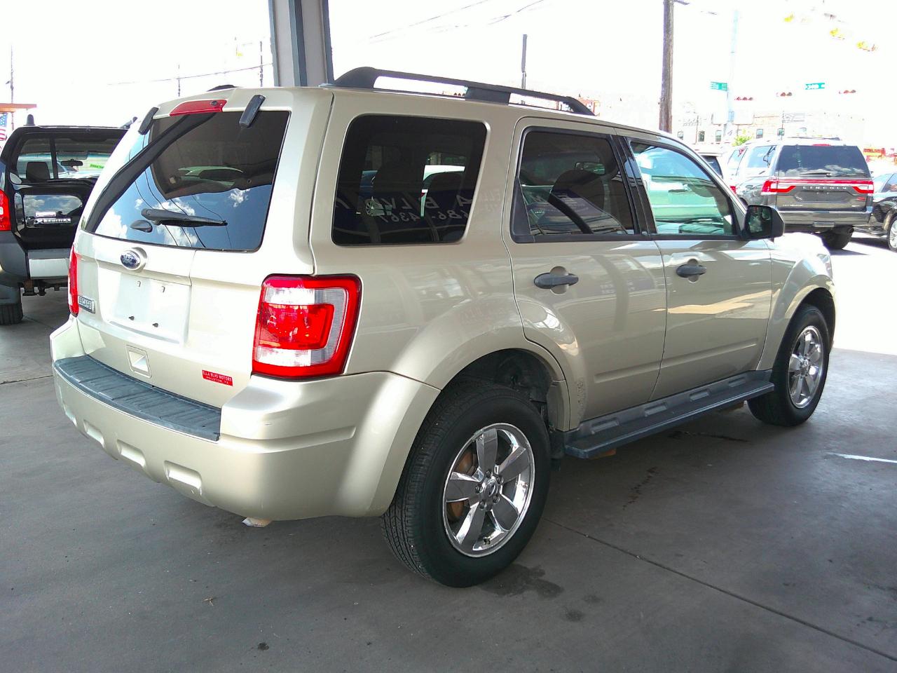 Ford Escape FWD 4dr XLT 2011