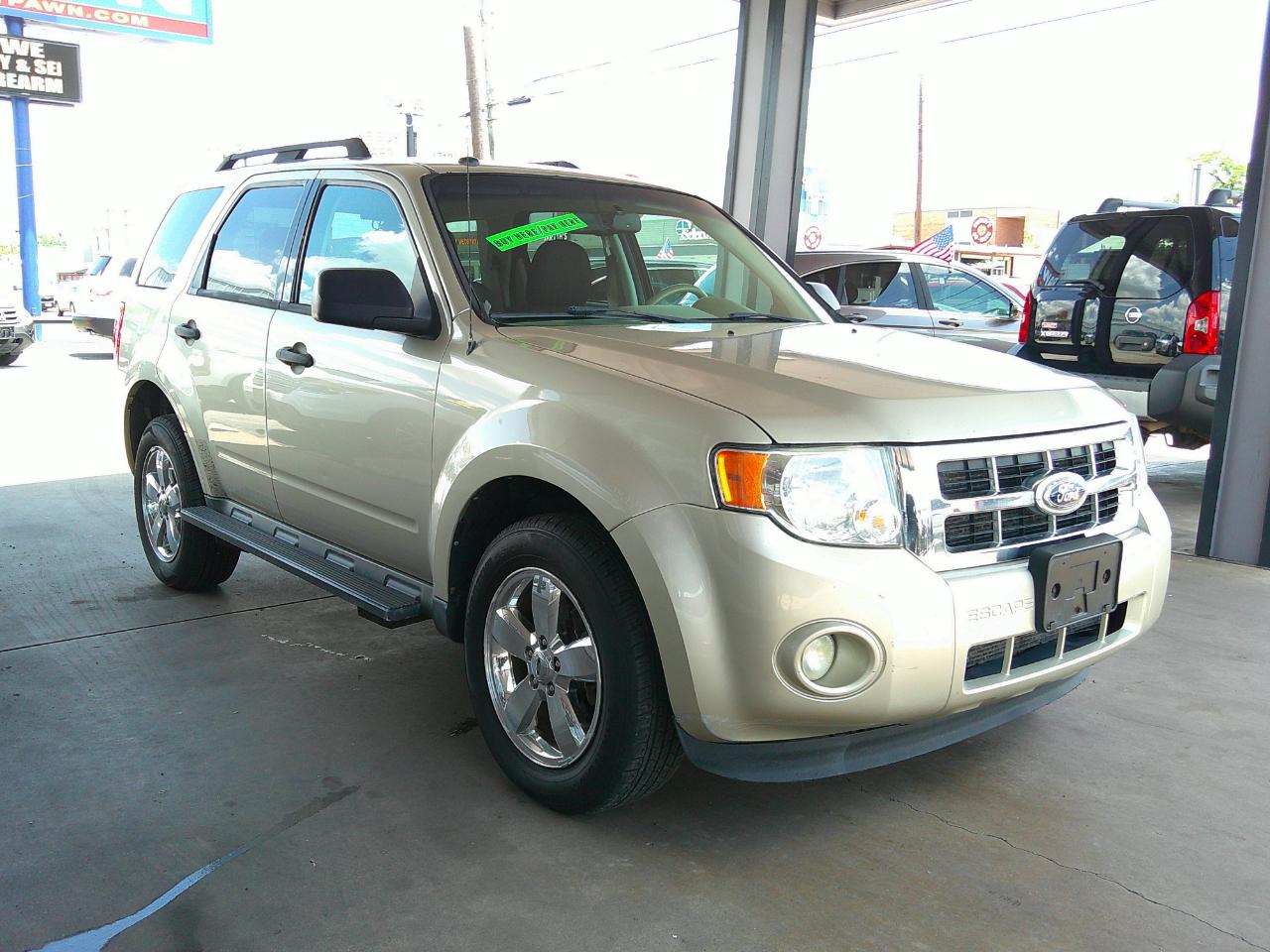 Ford Escape FWD 4dr XLT 2011