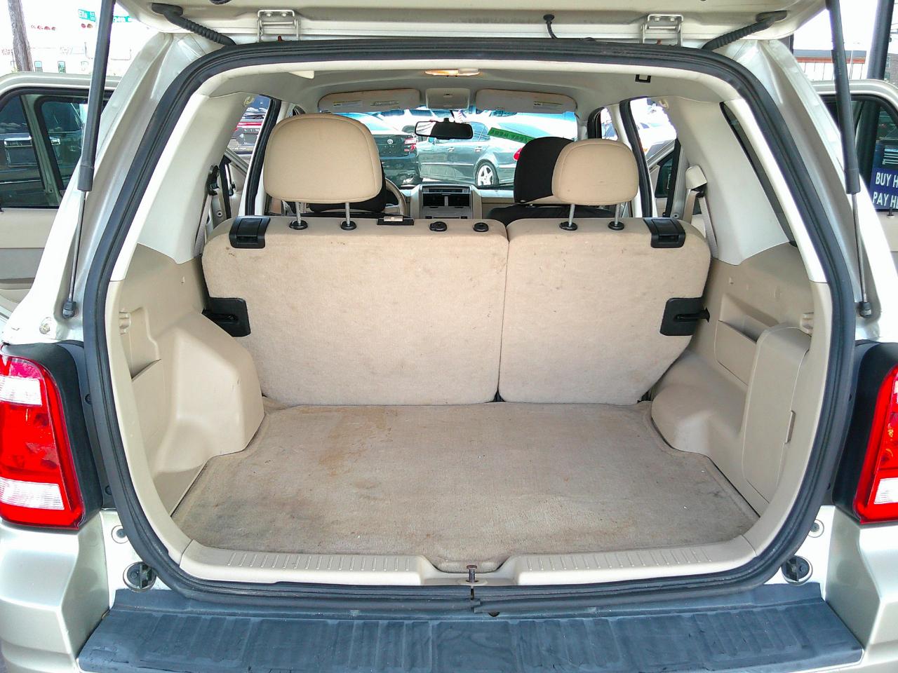 Ford Escape FWD 4dr XLT 2011