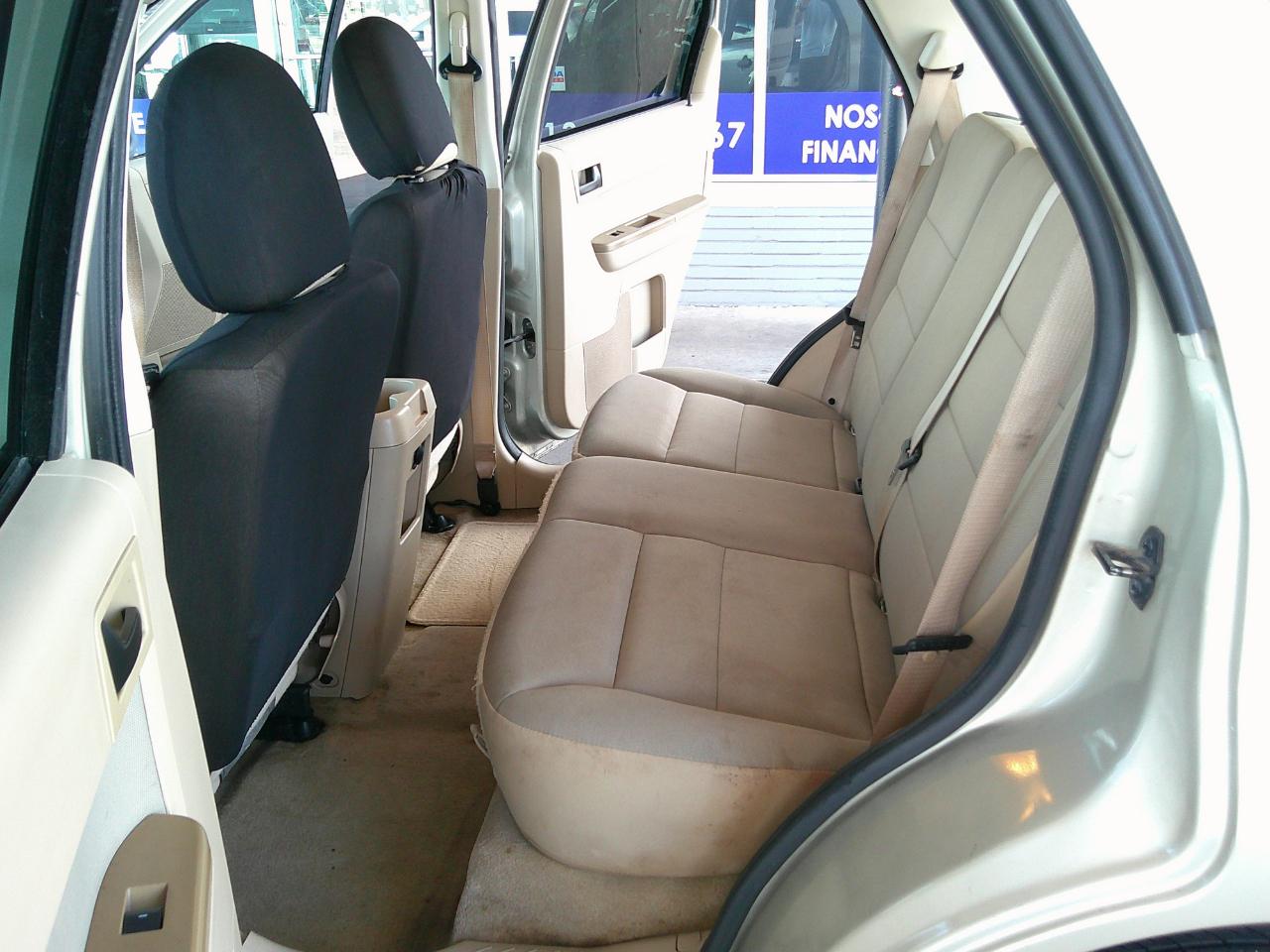 Ford Escape FWD 4dr XLT 2011