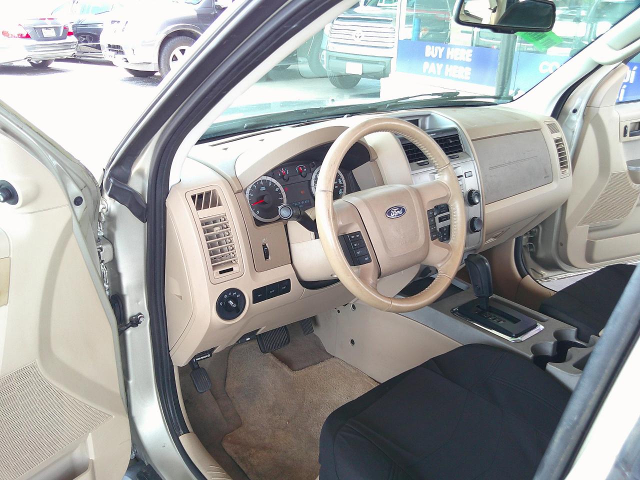 Ford Escape FWD 4dr XLT 2011