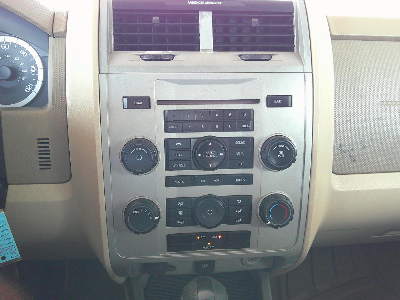 Ford Escape FWD 4dr XLT 2011