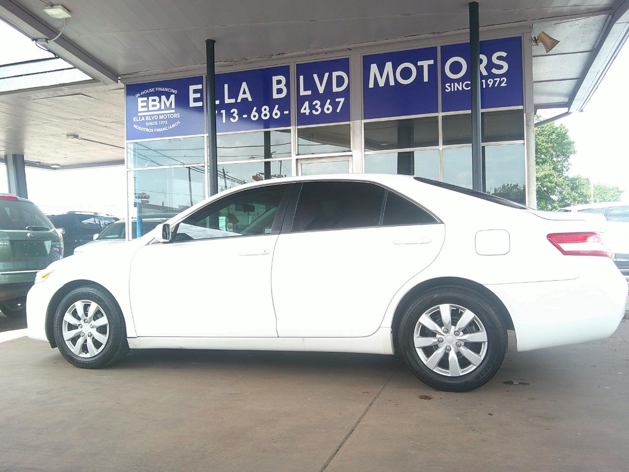 Toyota Camry 4dr Sdn I4 Man LE (Natl) 2011
