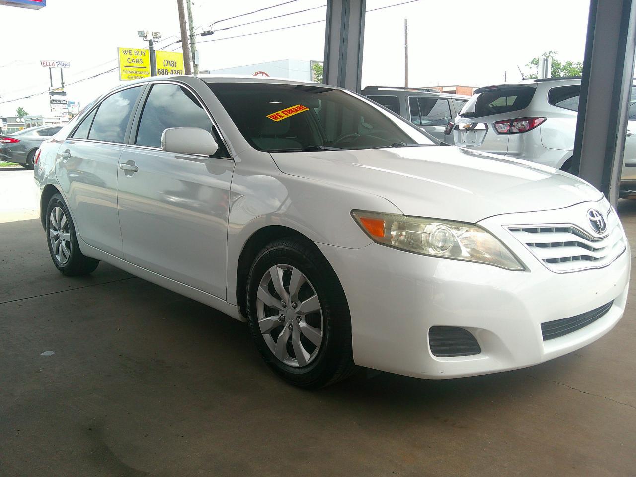 Toyota Camry 4dr Sdn I4 Man LE (Natl) 2011