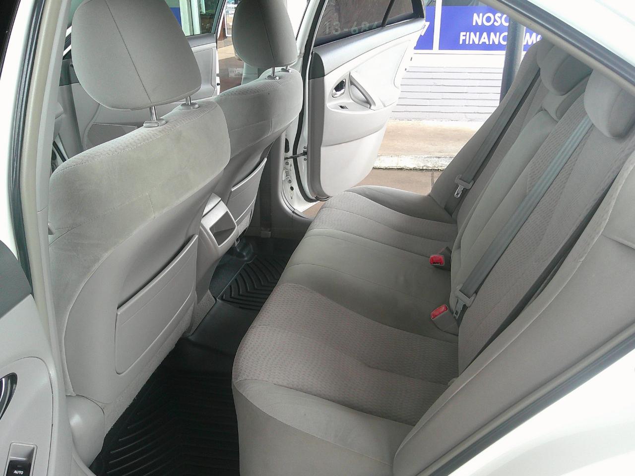 Toyota Camry 4dr Sdn I4 Man LE (Natl) 2011