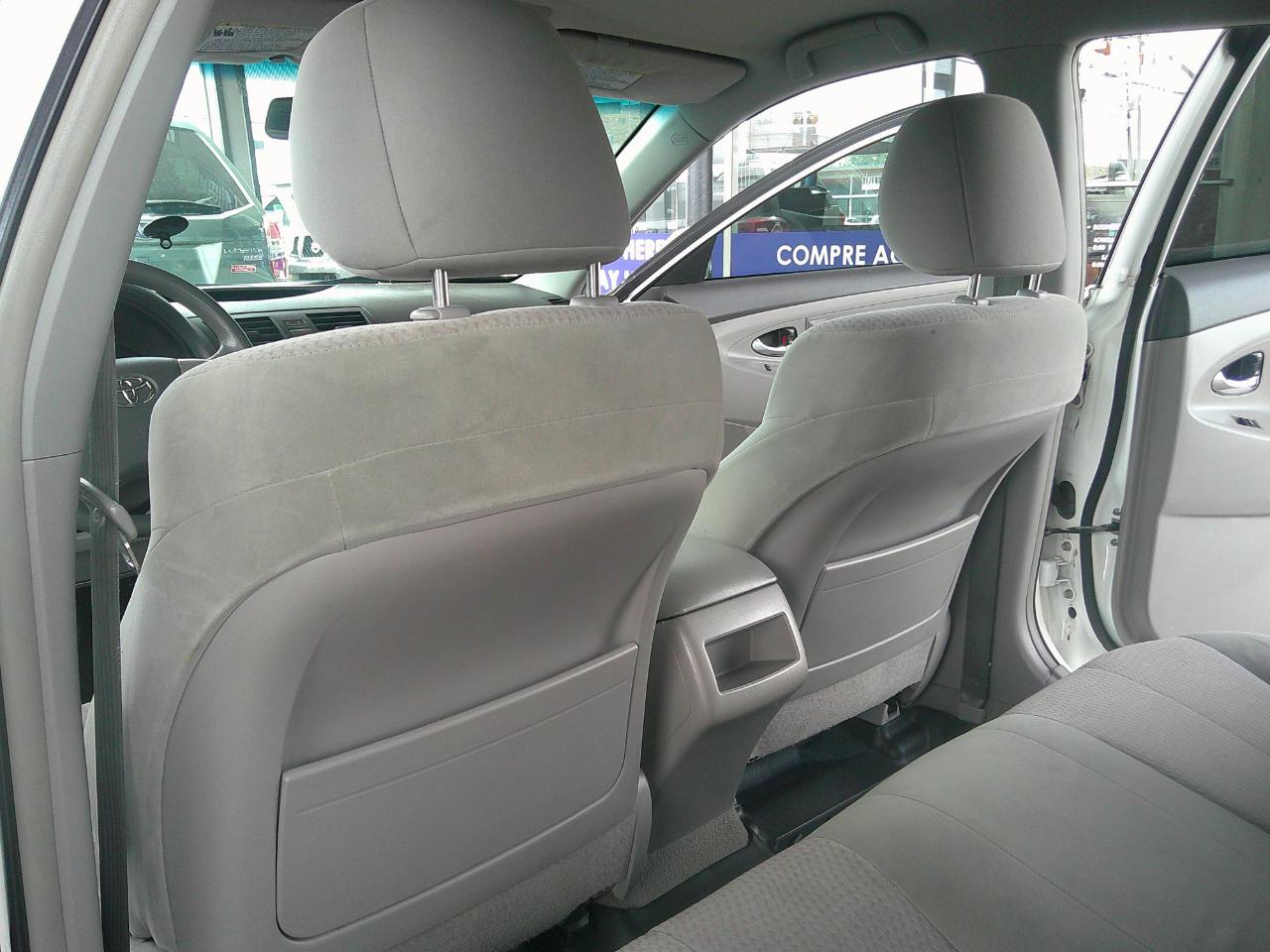 Toyota Camry 4dr Sdn I4 Man LE (Natl) 2011