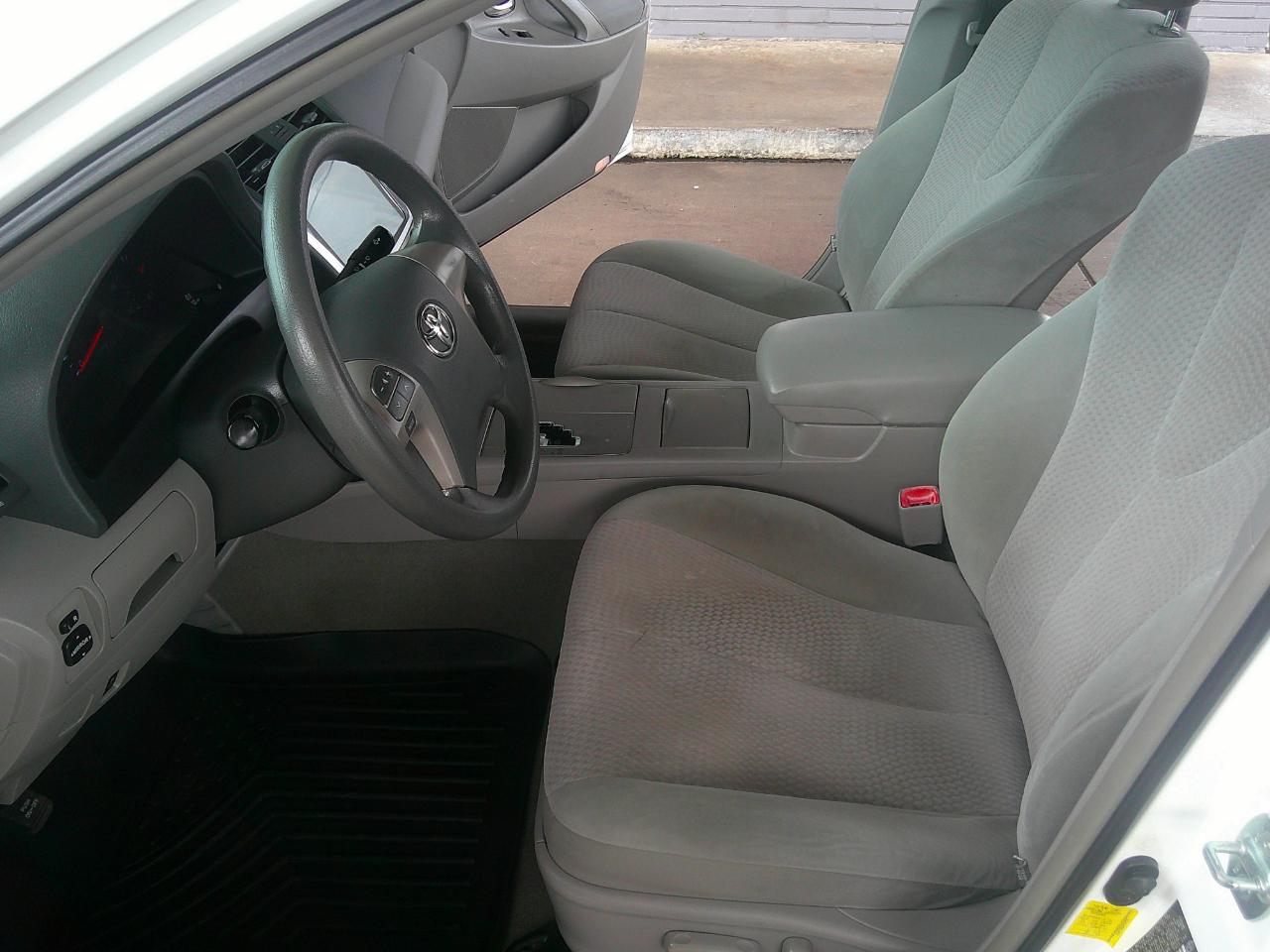 Toyota Camry 4dr Sdn I4 Man LE (Natl) 2011