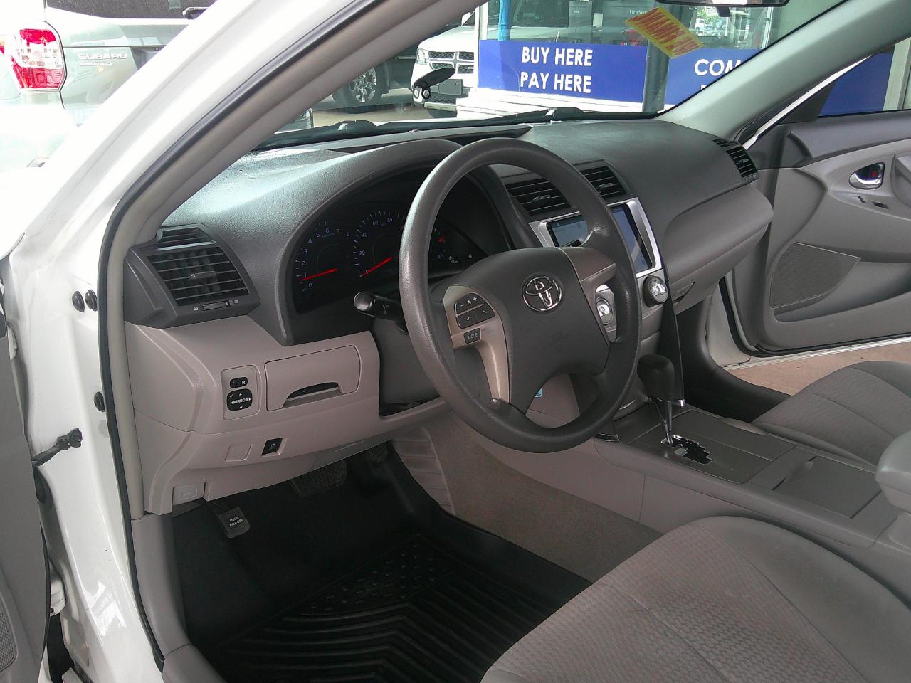Toyota Camry 4dr Sdn I4 Man LE (Natl) 2011