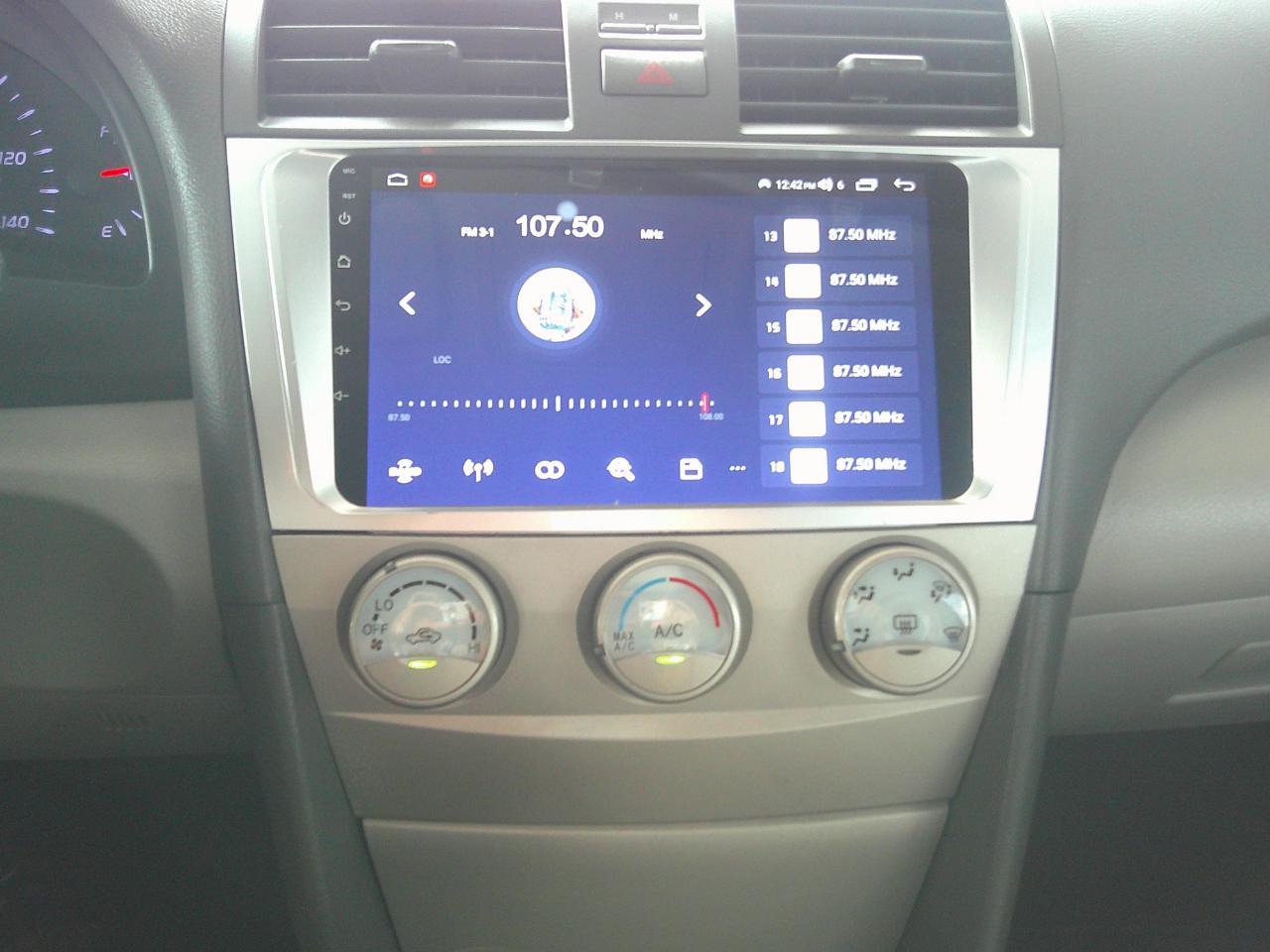 Toyota Camry 4dr Sdn I4 Man LE (Natl) 2011