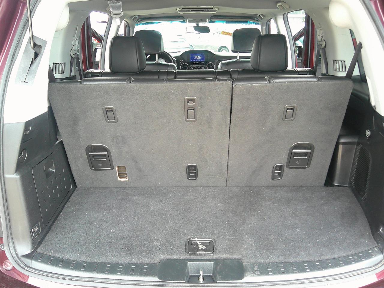 Honda Pilot 2WD 4dr Touring w/RES & Navi 2012
