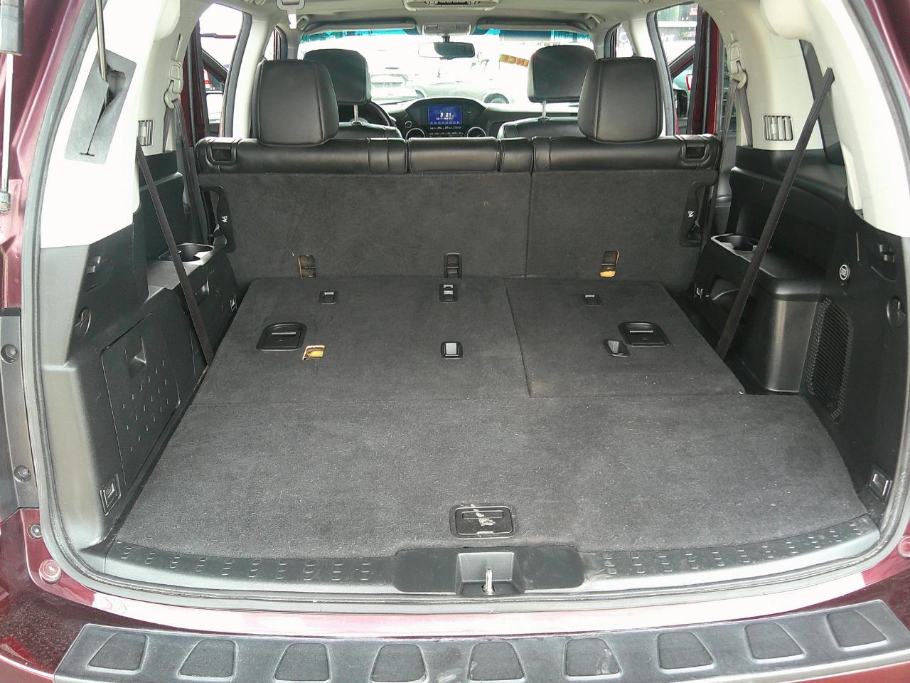 Honda Pilot 2WD 4dr Touring w/RES & Navi 2012