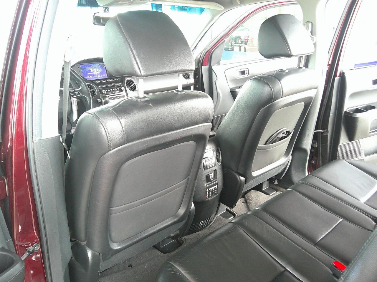 Honda Pilot 2WD 4dr Touring w/RES & Navi 2012