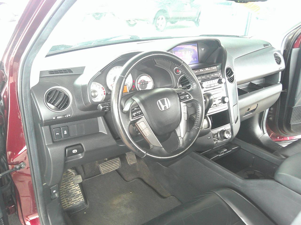 Honda Pilot 2WD 4dr Touring w/RES & Navi 2012