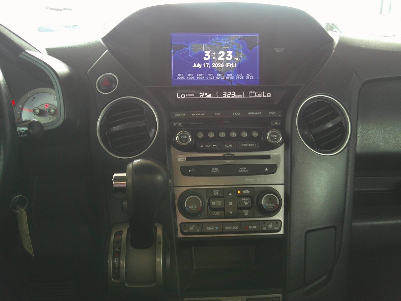Honda Pilot 2WD 4dr Touring w/RES & Navi 2012