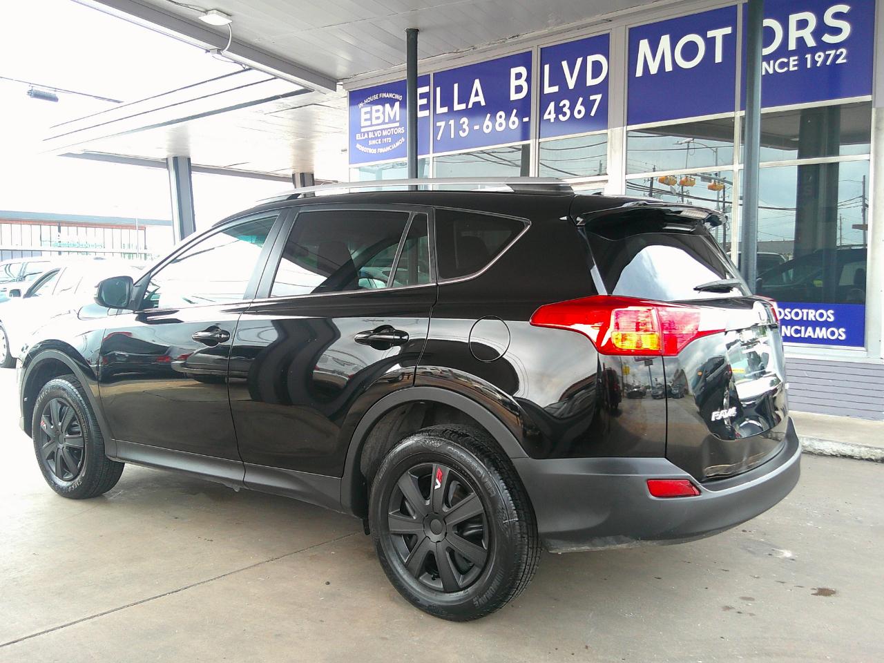 Toyota RAV4 FWD 4dr LE (Natl) 2015