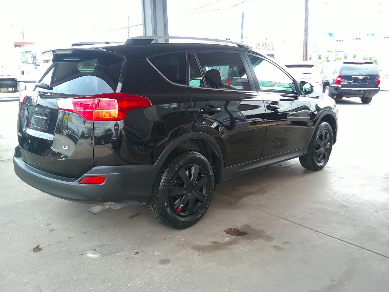 Toyota RAV4 FWD 4dr LE (Natl) 2015