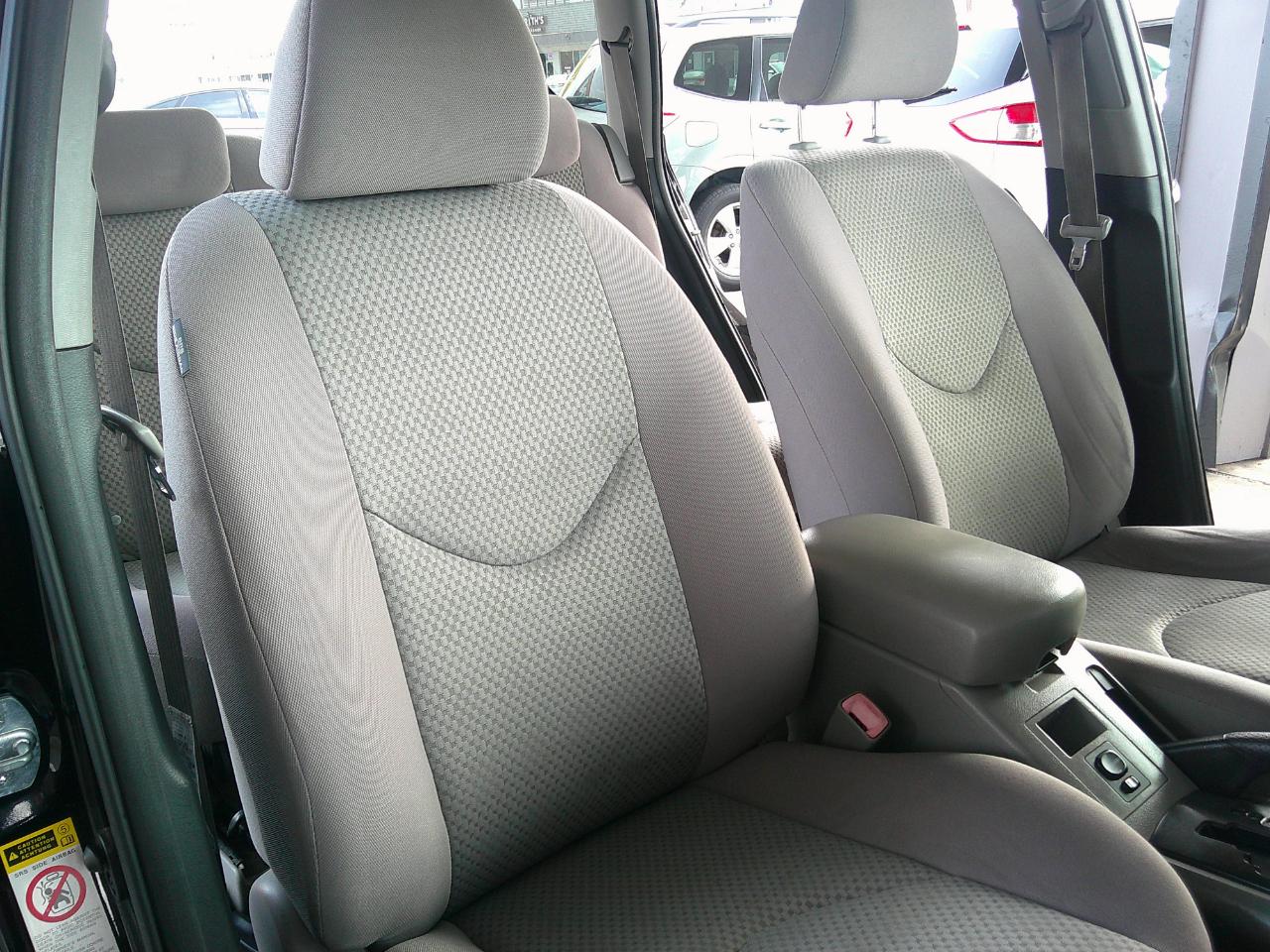 Toyota RAV4 2WD 4dr 4-cyl (Natl) 2007