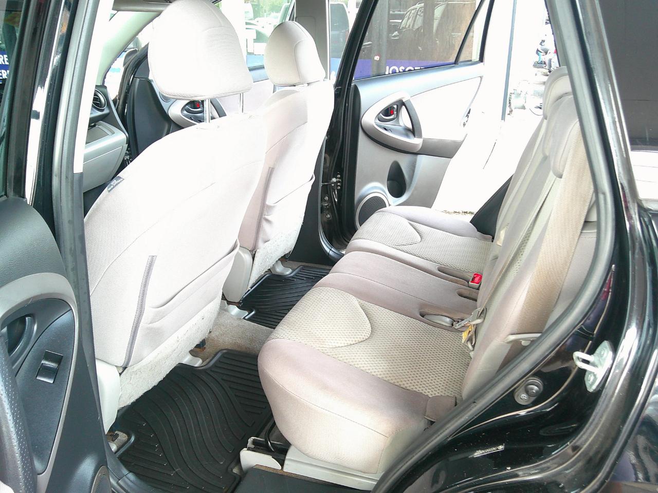 Toyota RAV4 2WD 4dr 4-cyl (Natl) 2007