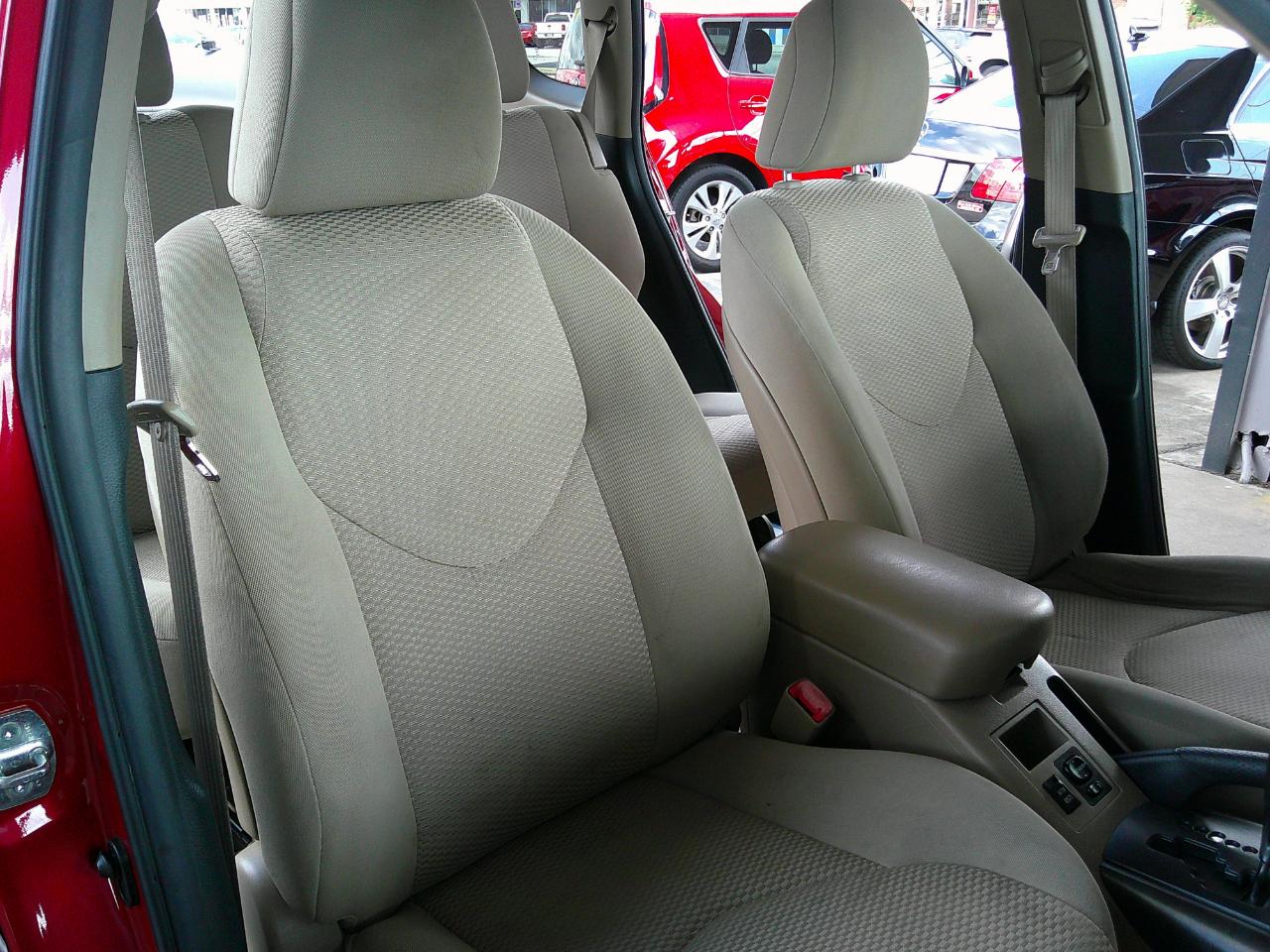 Toyota RAV4 FWD 4dr I4 (Natl) 2012