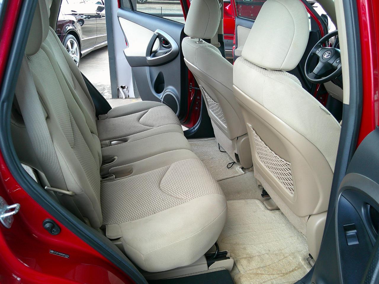 Toyota RAV4 FWD 4dr I4 (Natl) 2012