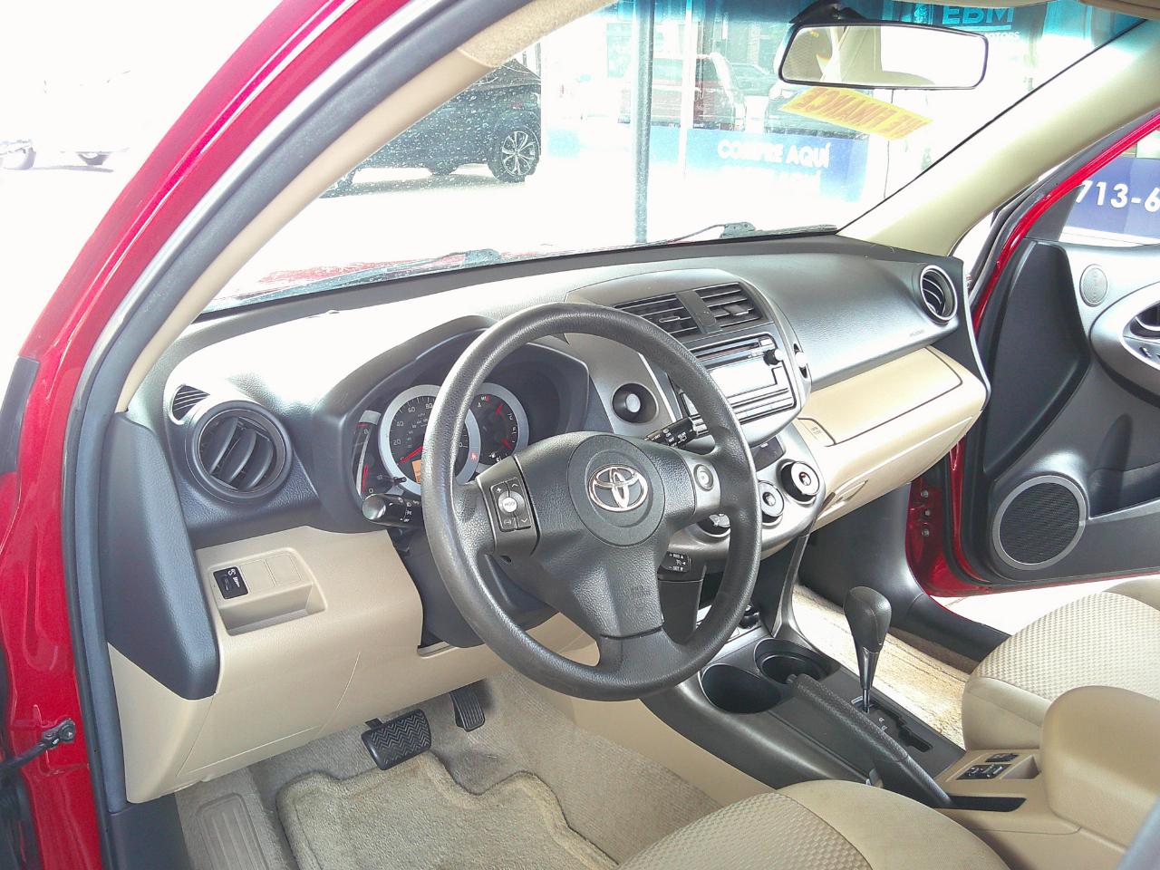 Toyota RAV4 FWD 4dr I4 (Natl) 2012