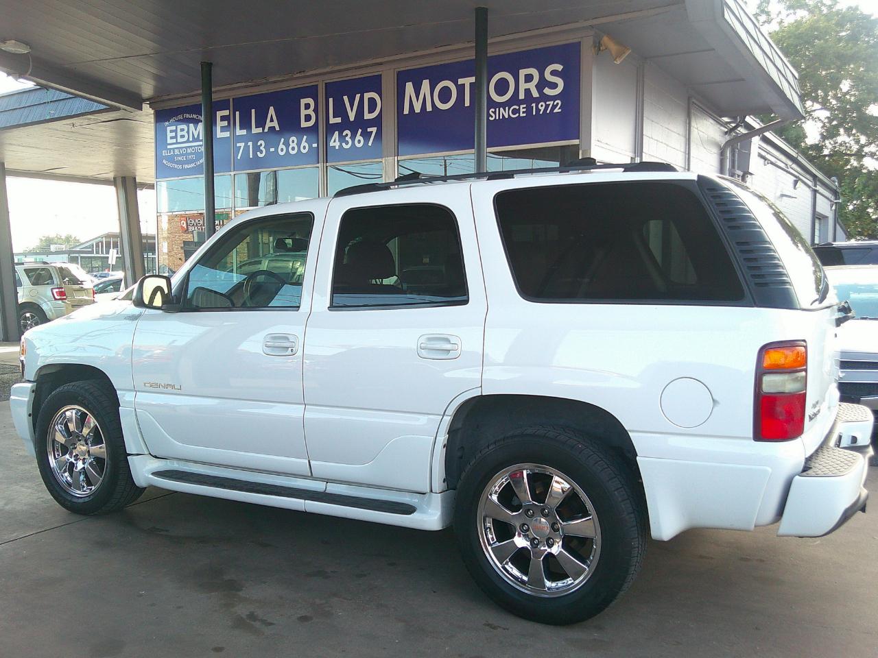 GMC Yukon Denali 4dr AWD 2003