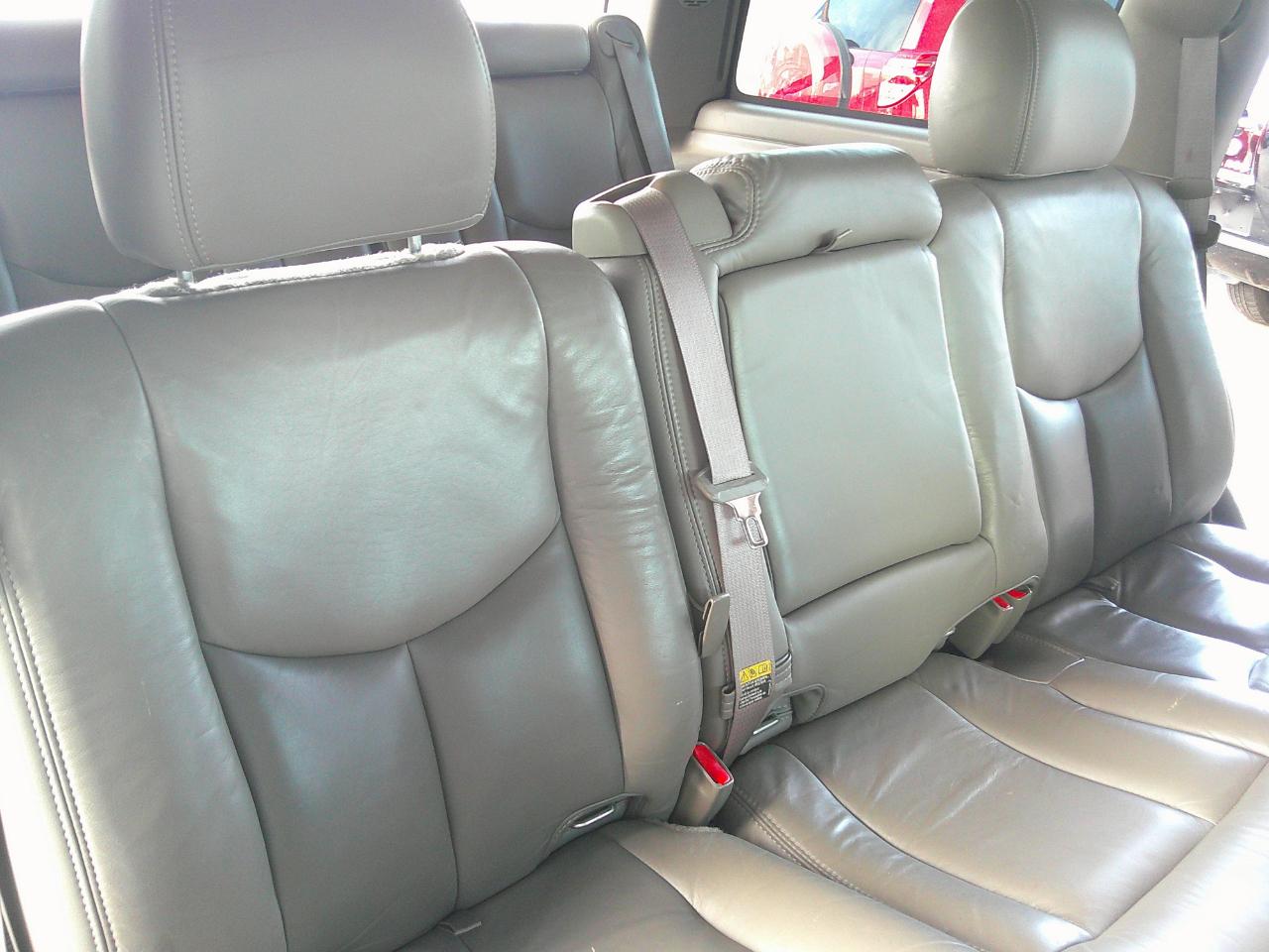 GMC Yukon Denali 4dr AWD 2003