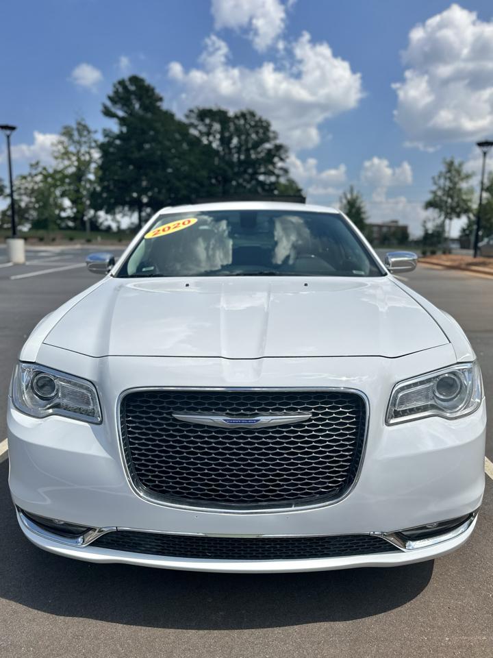 Chrysler 300  2020